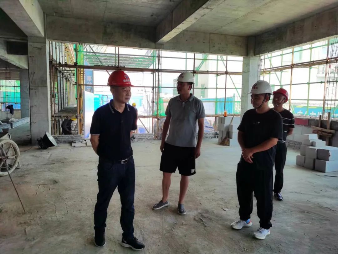 汪建锋督查文明创建工作